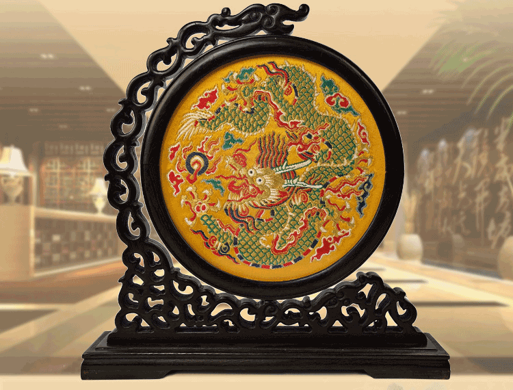 錦繡中國(guó) 云錦屏風(fēng)作為海外商務(wù)交往的獨(dú)特獻(xiàn)禮